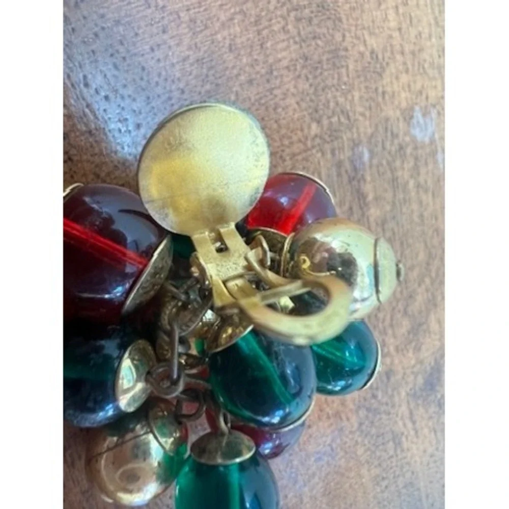 N/A movement earrings ons